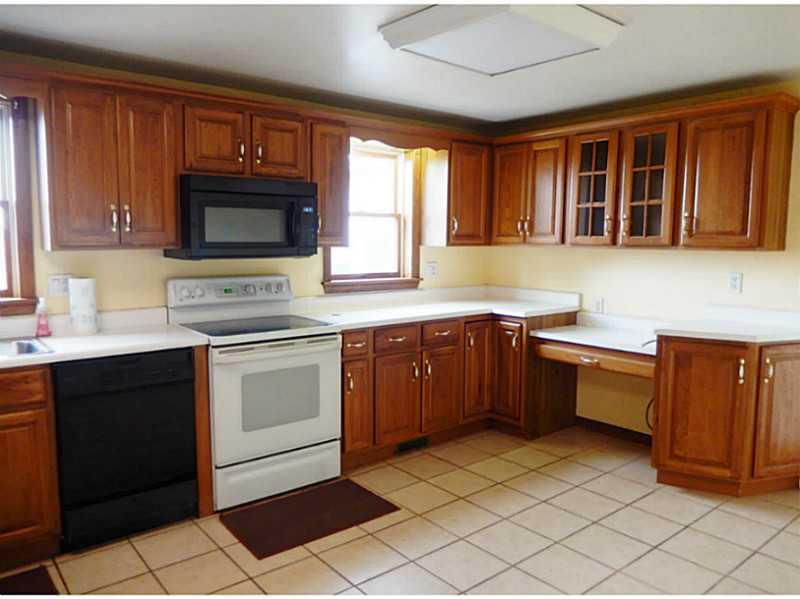 231 Reservoir Road Mount Pleasant, PA 15666 - Photo 7 of 25 Kitchen.