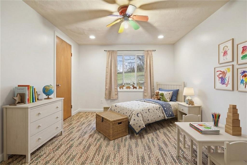 438 Lindsay Road Zelienople, PA 16063 - Photo 15 of 48