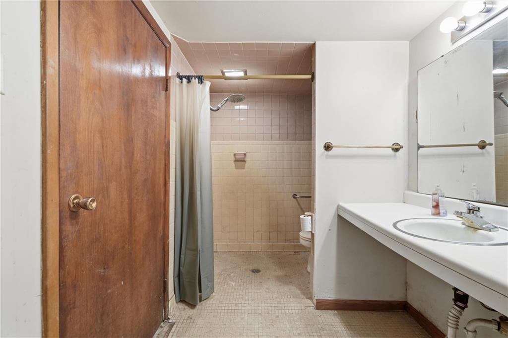 438 Lindsay Road Zelienople, PA 16063 - Photo 28 of 48