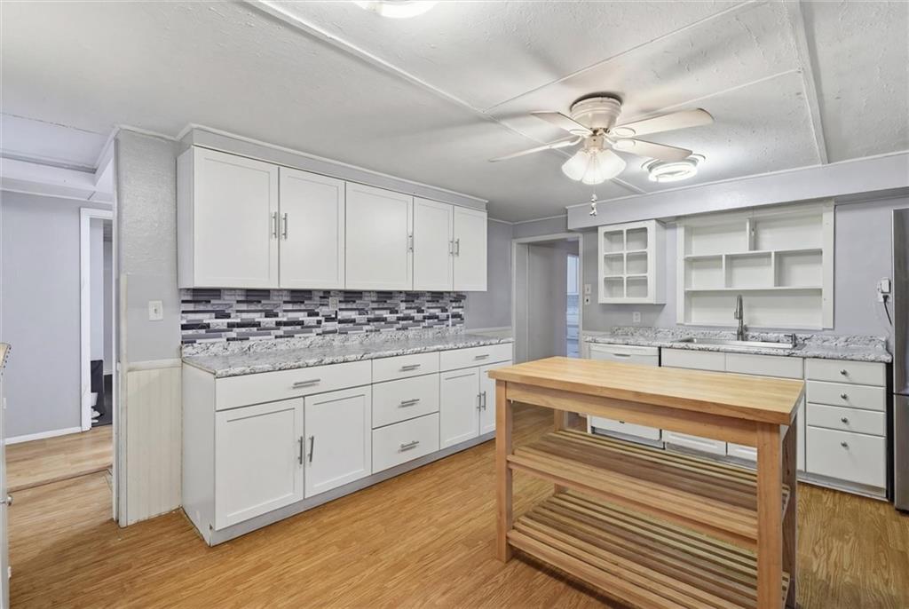 438 Lindsay Road Zelienople, PA 16063 - Photo 4 of 48