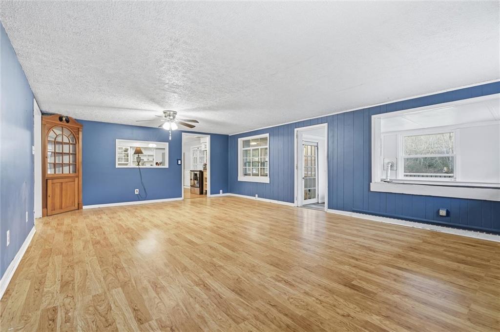 438 Lindsay Road Zelienople, PA 16063 - Photo 8 of 48