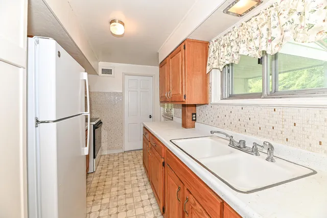 $259,000 | 5905 Dendron Lane, Greendale, WI 53129