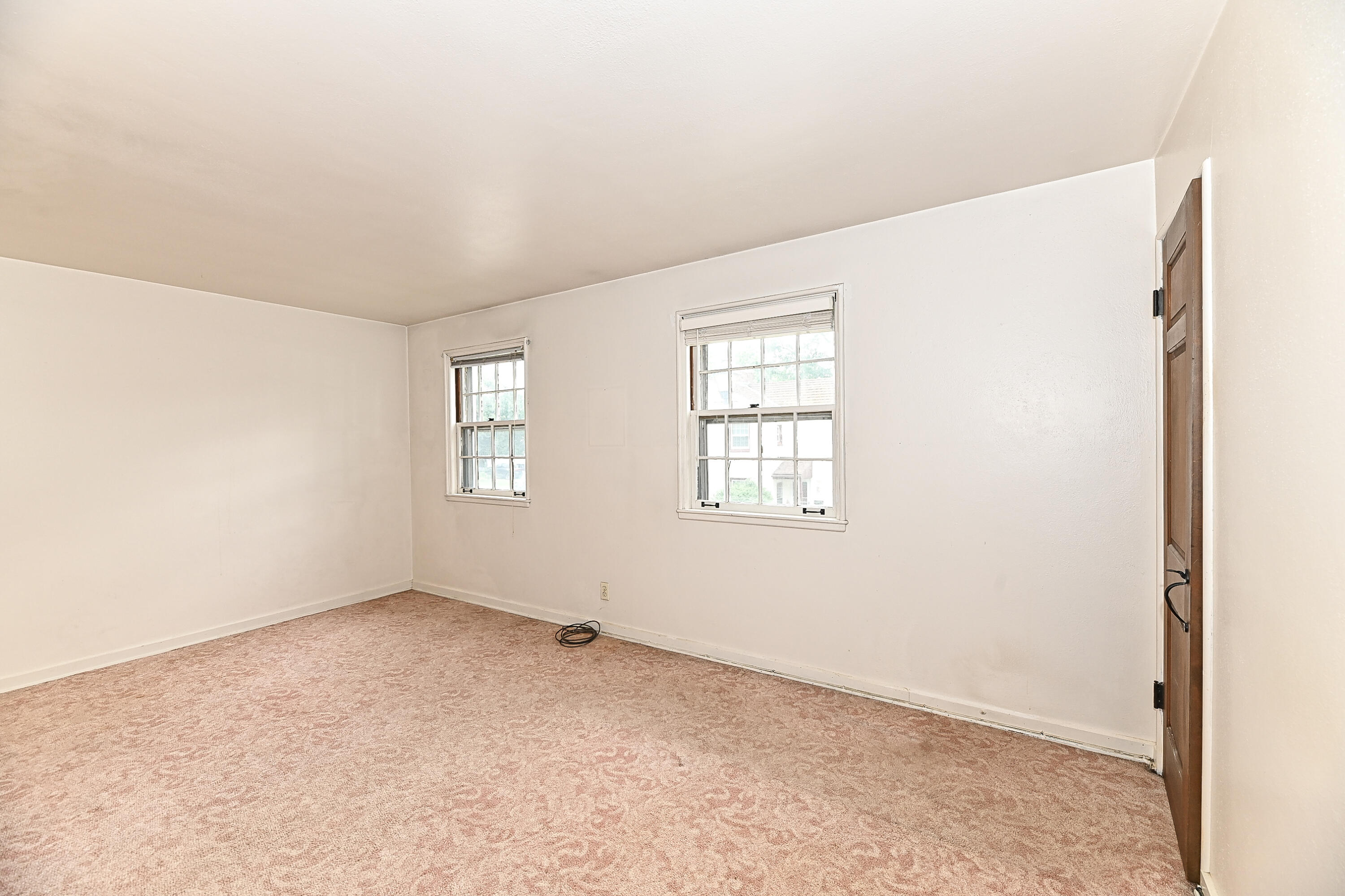 5905 Dendron Lane Greendale, WI 53129 - Photo 15 of 29 Dendron-15