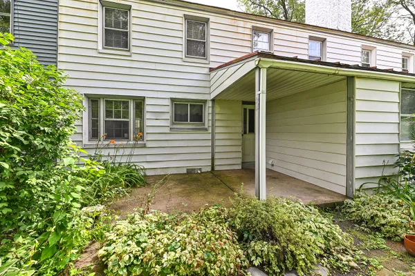 $259,000 | 5905 Dendron Lane, Greendale, WI 53129