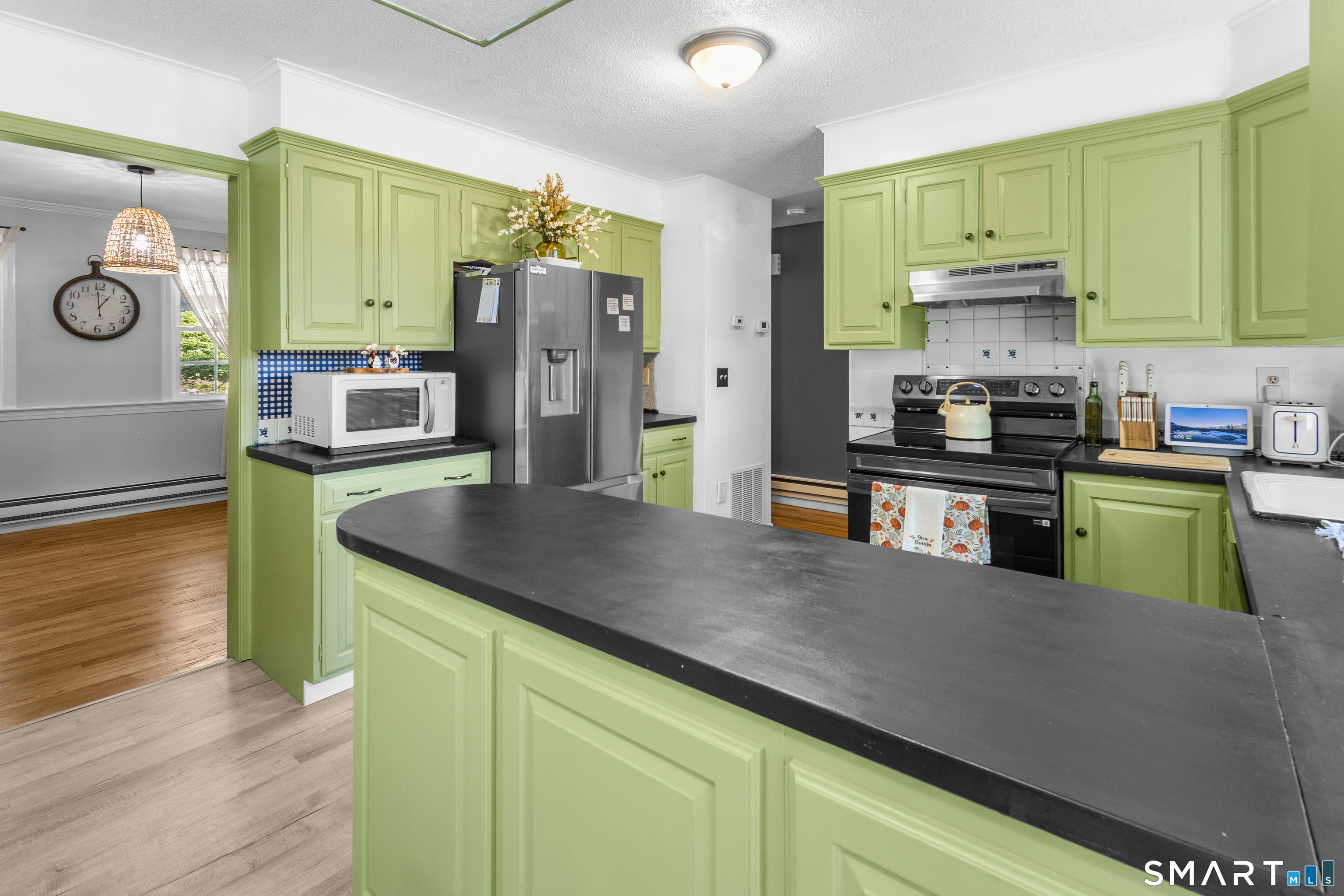 67 Flanders Road Woodbury, CT 06798 - Photo 16 of 37 Gallery Image 16