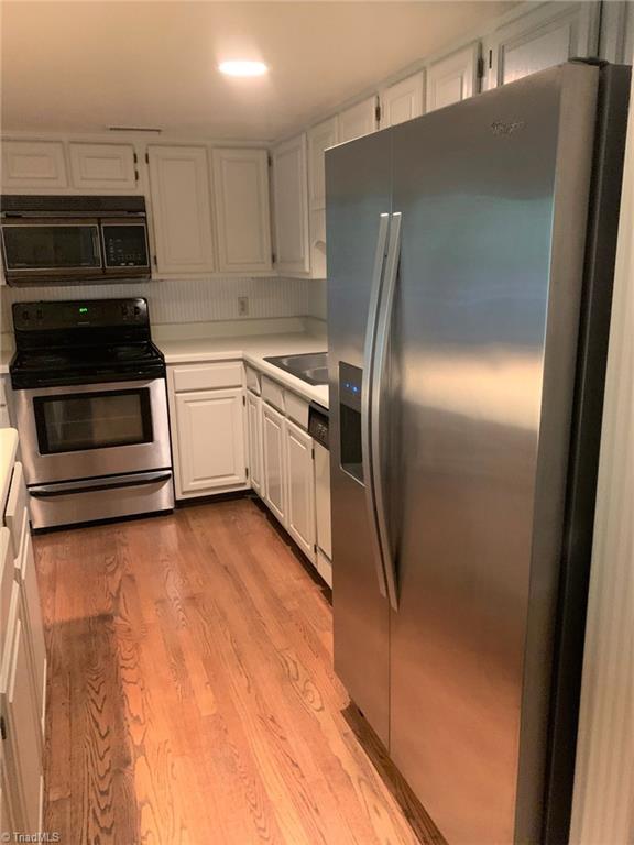 1007 Cherokee Court High Point, NC 27262 - Photo 9 of 24 Kitchen