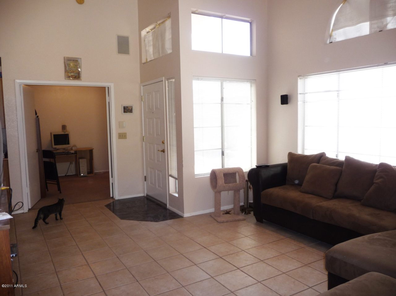 1722 East Fremont Road Phoenix, AZ 85042 - Photo 2 of 9 Great Room 1