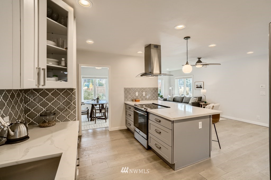 4502 Southwest Frontenac Street Seattle, WA 98136 - Photo 11 of 38 Gallery Image 11
