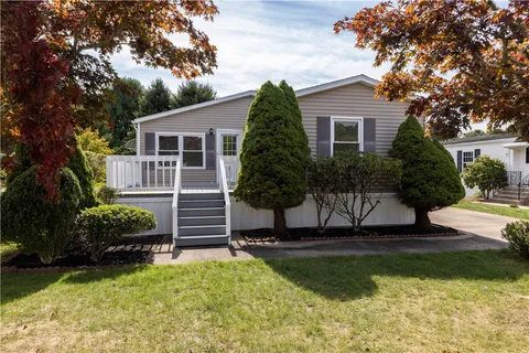 $379,000 | 108 Little Pond Road, South Kingstown, RI 02879