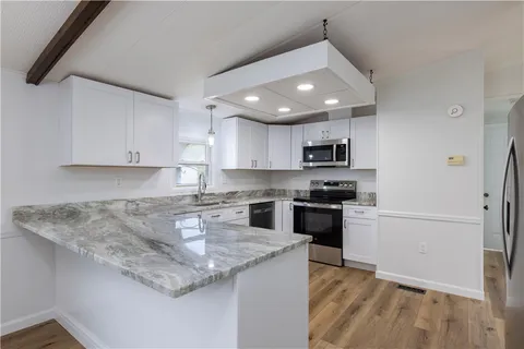 $379,000 | 108 Little Pond Road, South Kingstown, RI 02879