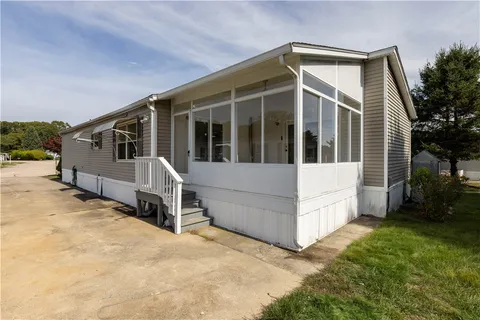 $379,000 | 108 Little Pond Road, South Kingstown, RI 02879