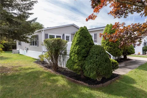 $379,000 | 108 Little Pond Road, South Kingstown, RI 02879