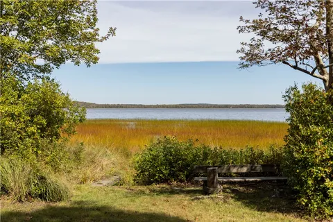$379,000 | 108 Little Pond Road, South Kingstown, RI 02879