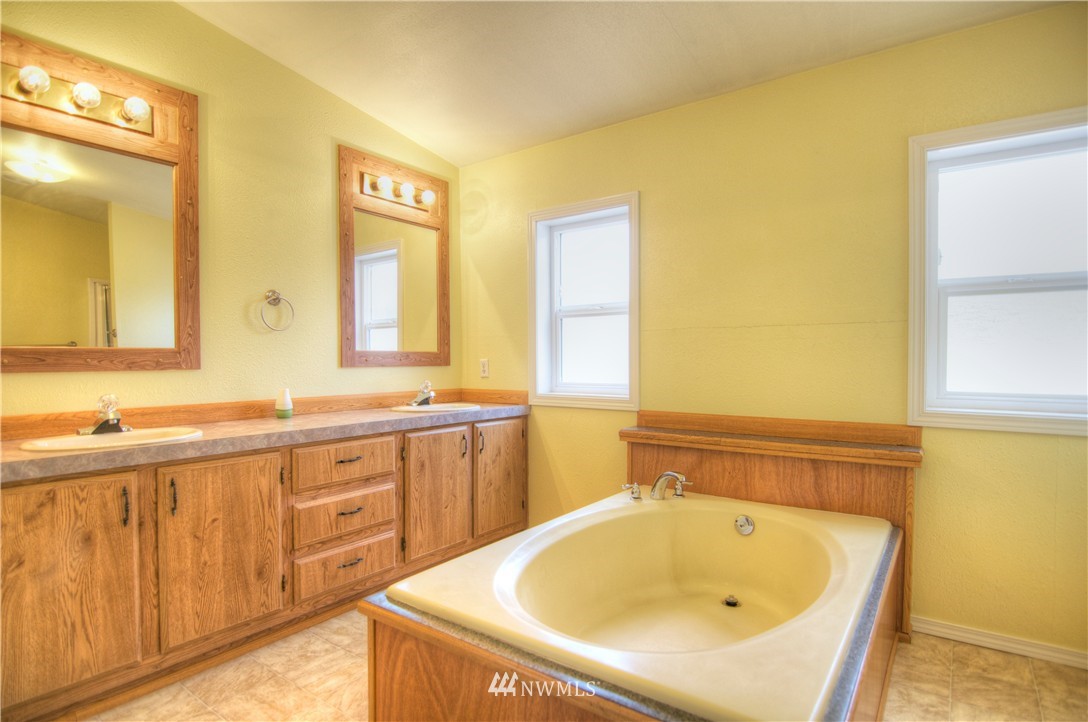 17108 Littlerock Road Southwest Rochester, WA 98579 - Photo 12 of 25