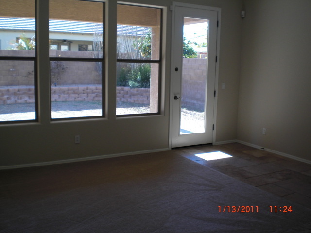 2743 West Florimond Road Phoenix, AZ 85086 - Photo 7 of 15 Family room