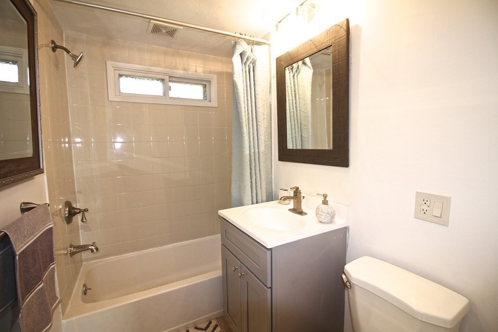 185 Louis Road Springfield, MA 01118 - Photo 11 of 21 Gallery Image 11