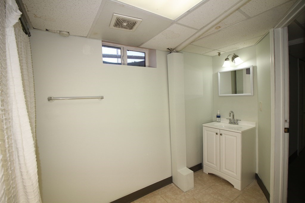 185 Louis Road Springfield, MA 01118 - Photo 14 of 21 Gallery Image 14