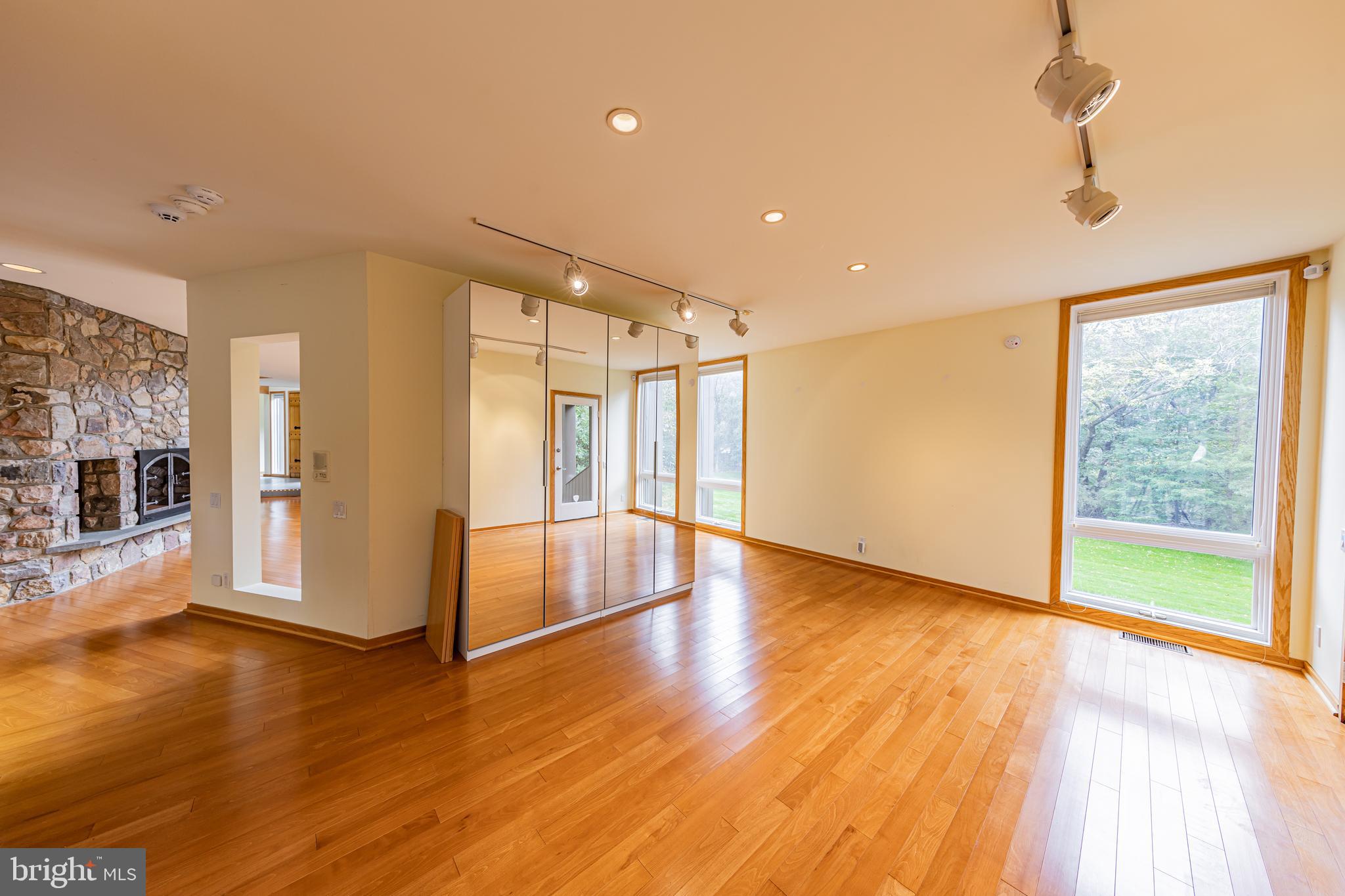 1006 Stonebridge Road Ambler, PA 19002 - Photo 30 of 72 Living area