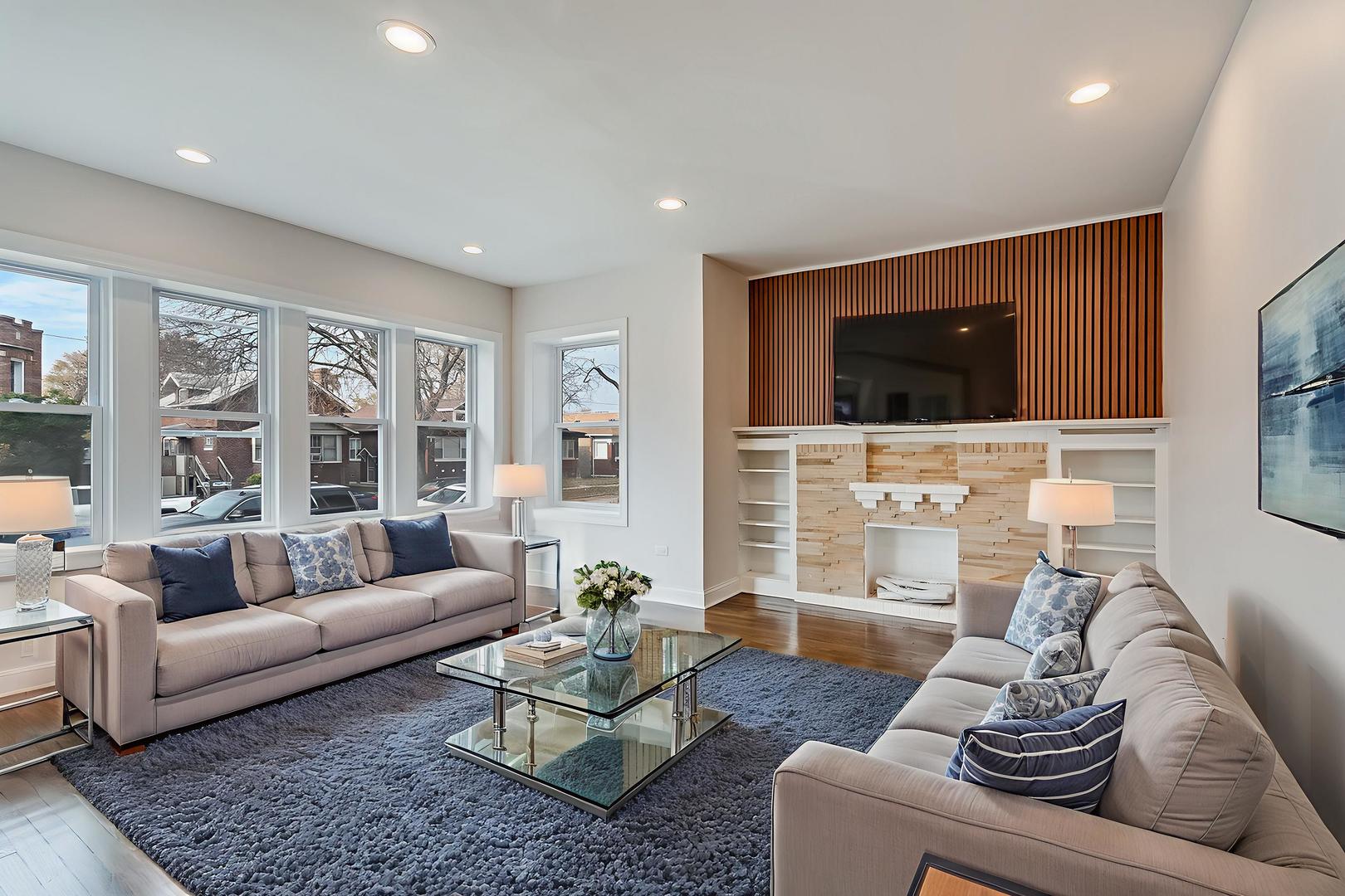 8745 South Throop Street Chicago, IL 60620 - Photo 3 of 37