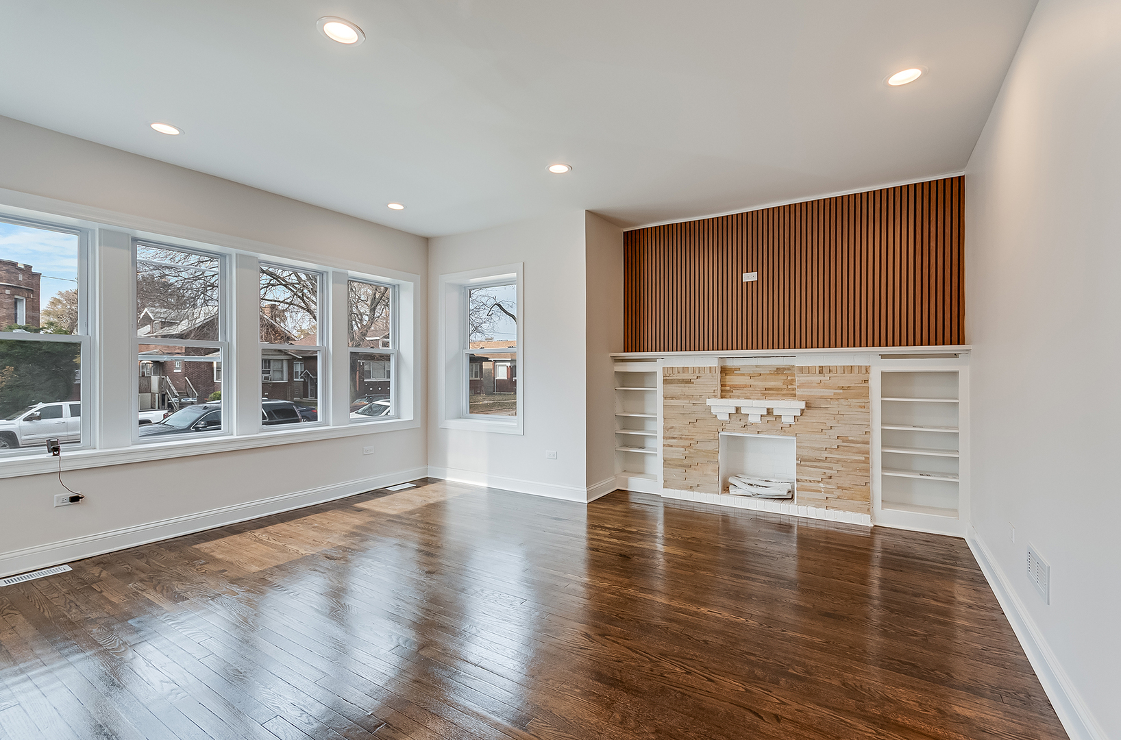 8745 South Throop Street Chicago, IL 60620 - Photo 4 of 37