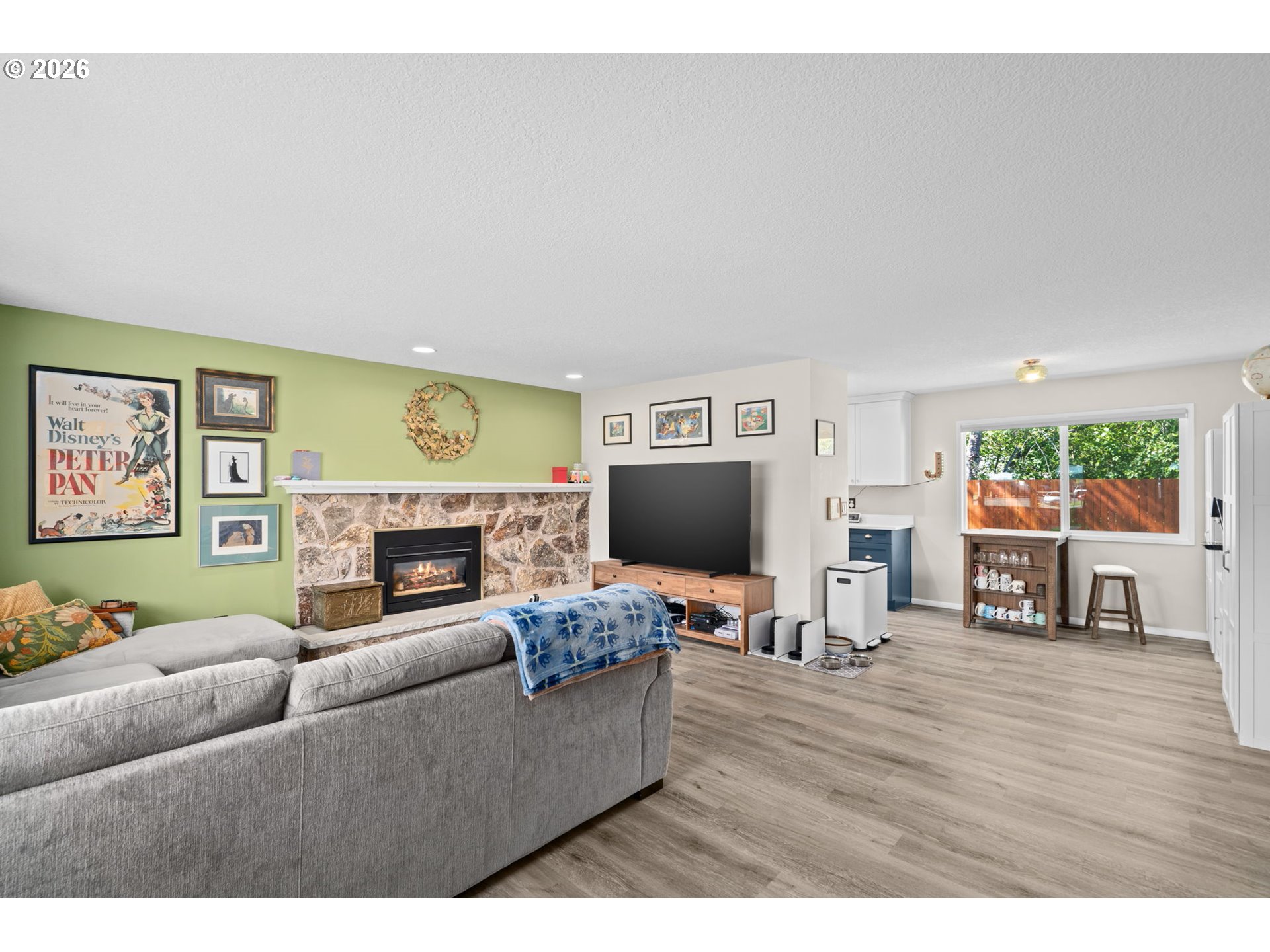 18385 Southwest Division Street Beaverton, OR 97078 - Photo 2 of 22