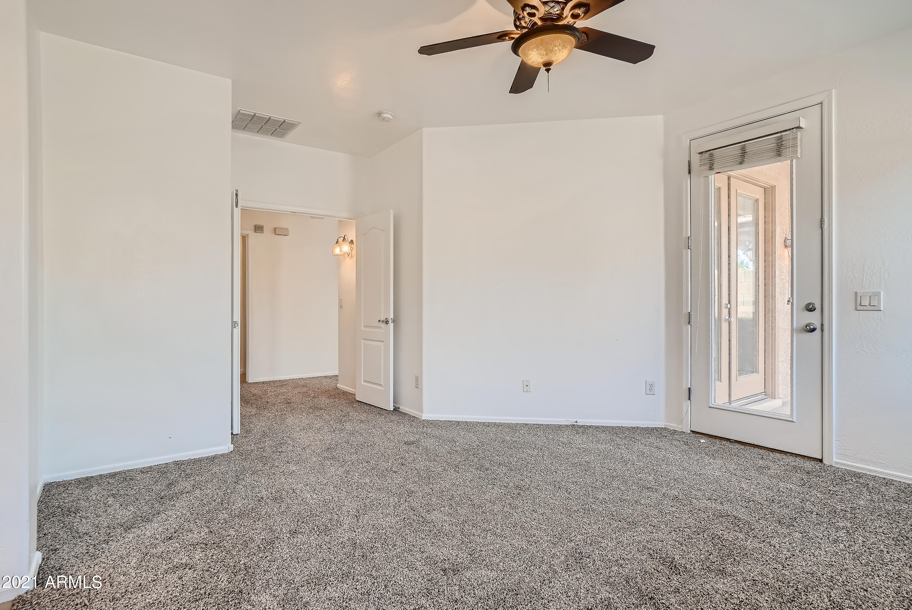 8748 West Cordes Road Tolleson, AZ 85353 - Photo 14 of 33 14-810629278-18 Primary Bedroom