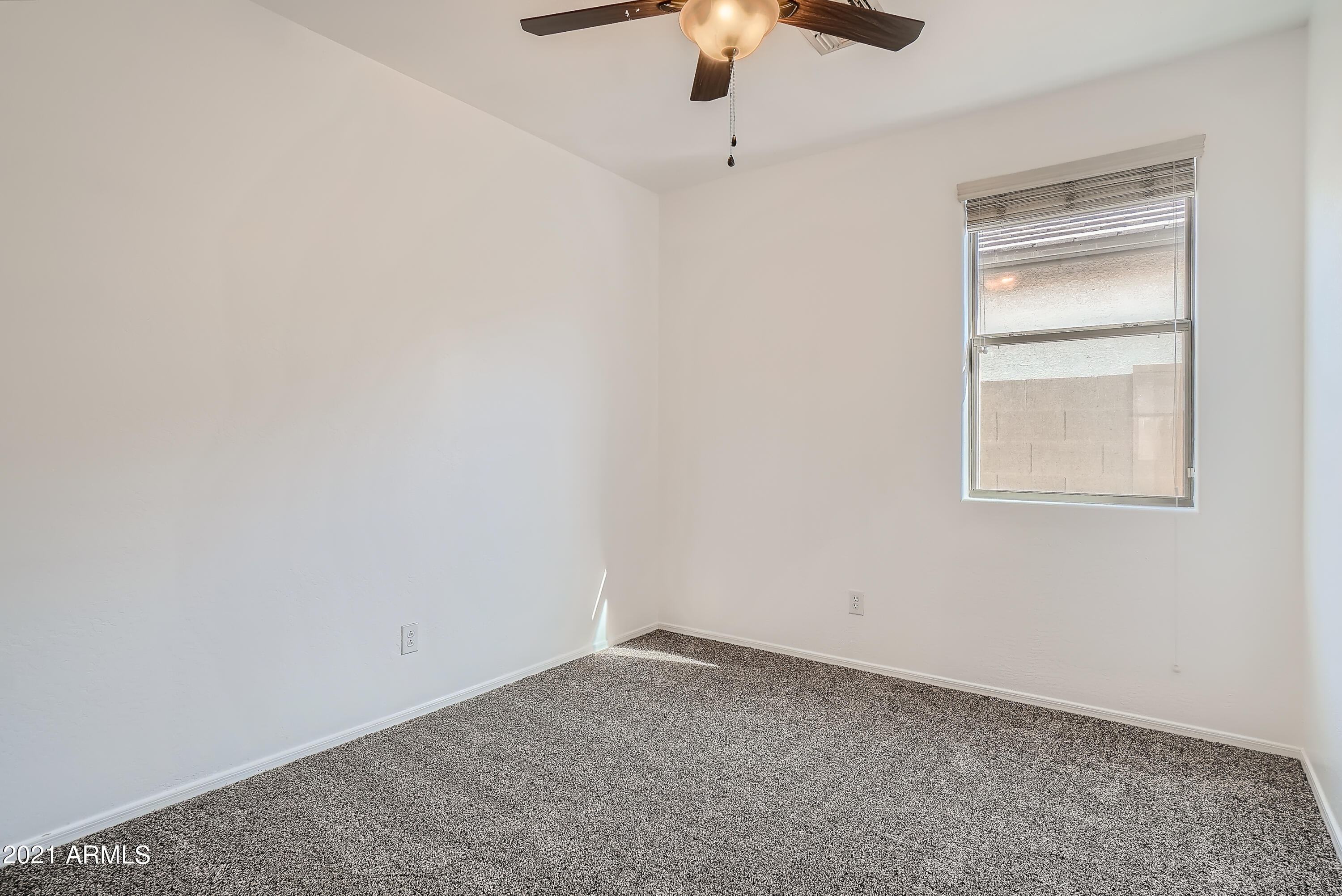 8748 West Cordes Road Tolleson, AZ 85353 - Photo 17 of 33 17-779518893-22 Bedroom