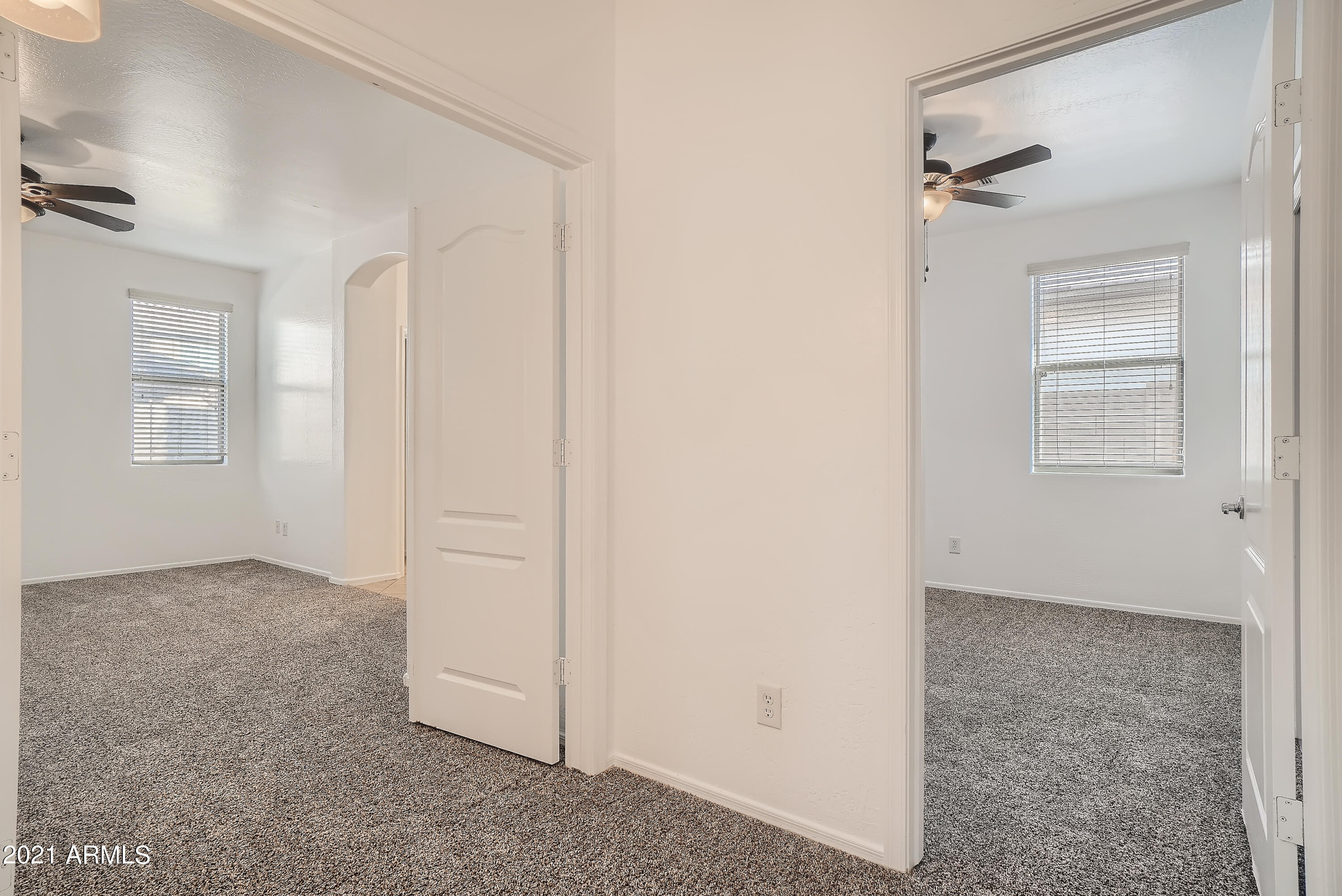 8748 West Cordes Road Tolleson, AZ 85353 - Photo 29 of 33 29-617554030-35 Hallway