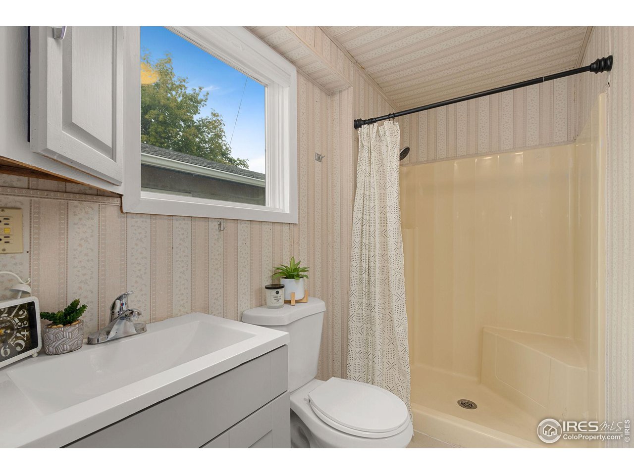 1234 Maple Street Fort Collins, CO 80521 - Photo 12 of 21 Bathroom 1