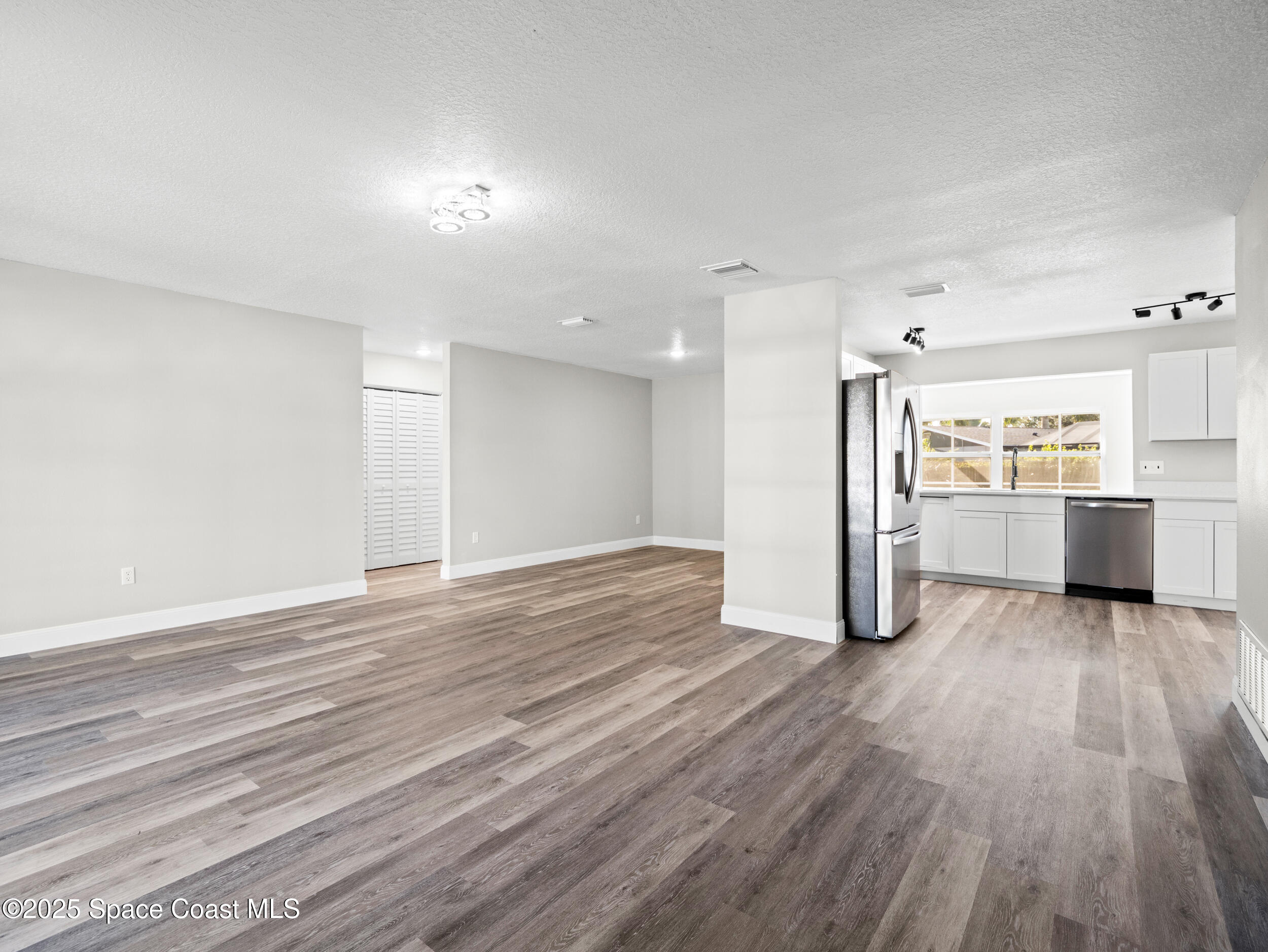 1348 Cromey Road Northeast Palm Bay, FL 32905 - Photo 18 of 47 p1011357