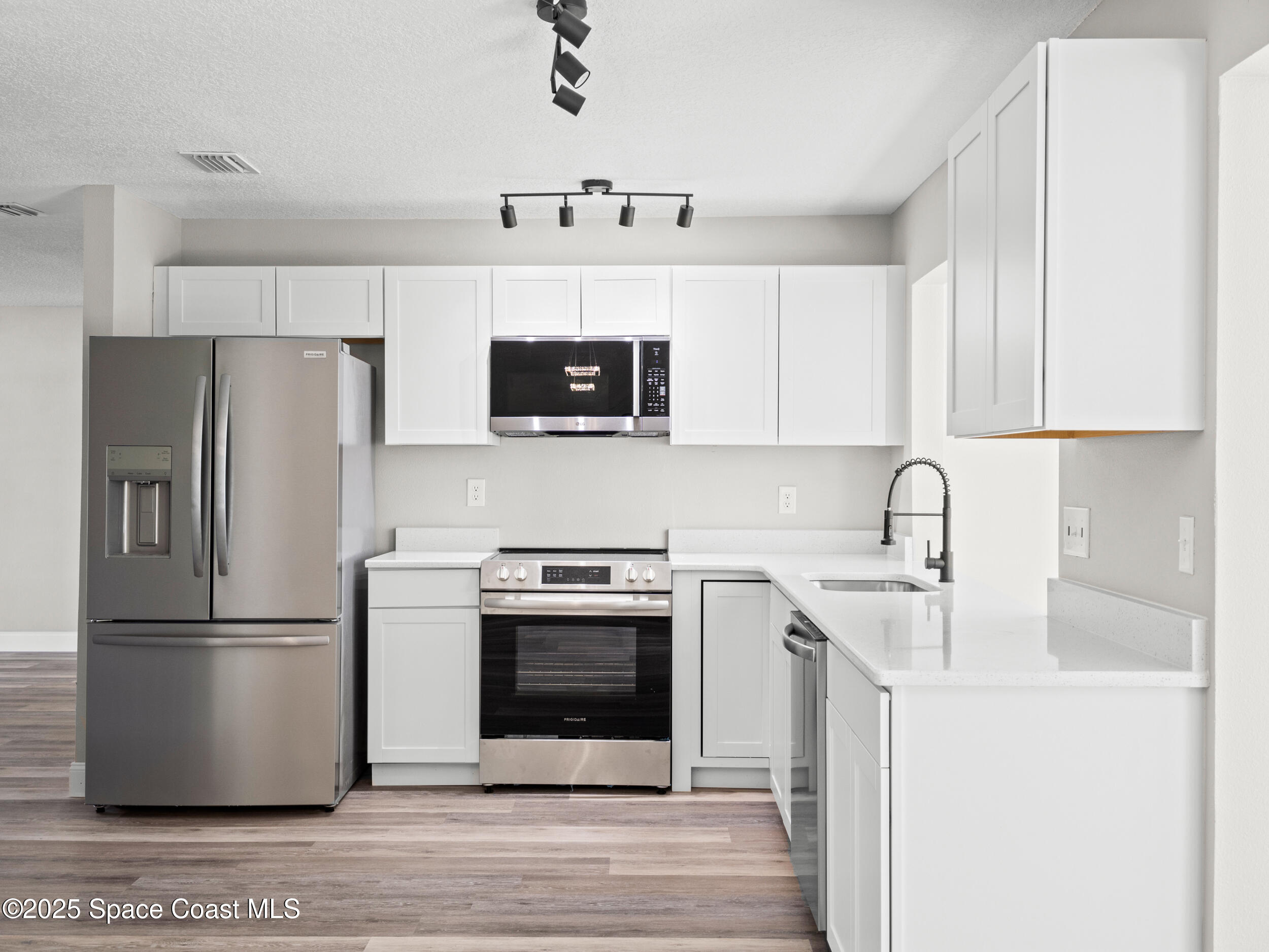 1348 Cromey Road Northeast Palm Bay, FL 32905 - Photo 25 of 47 p1011398