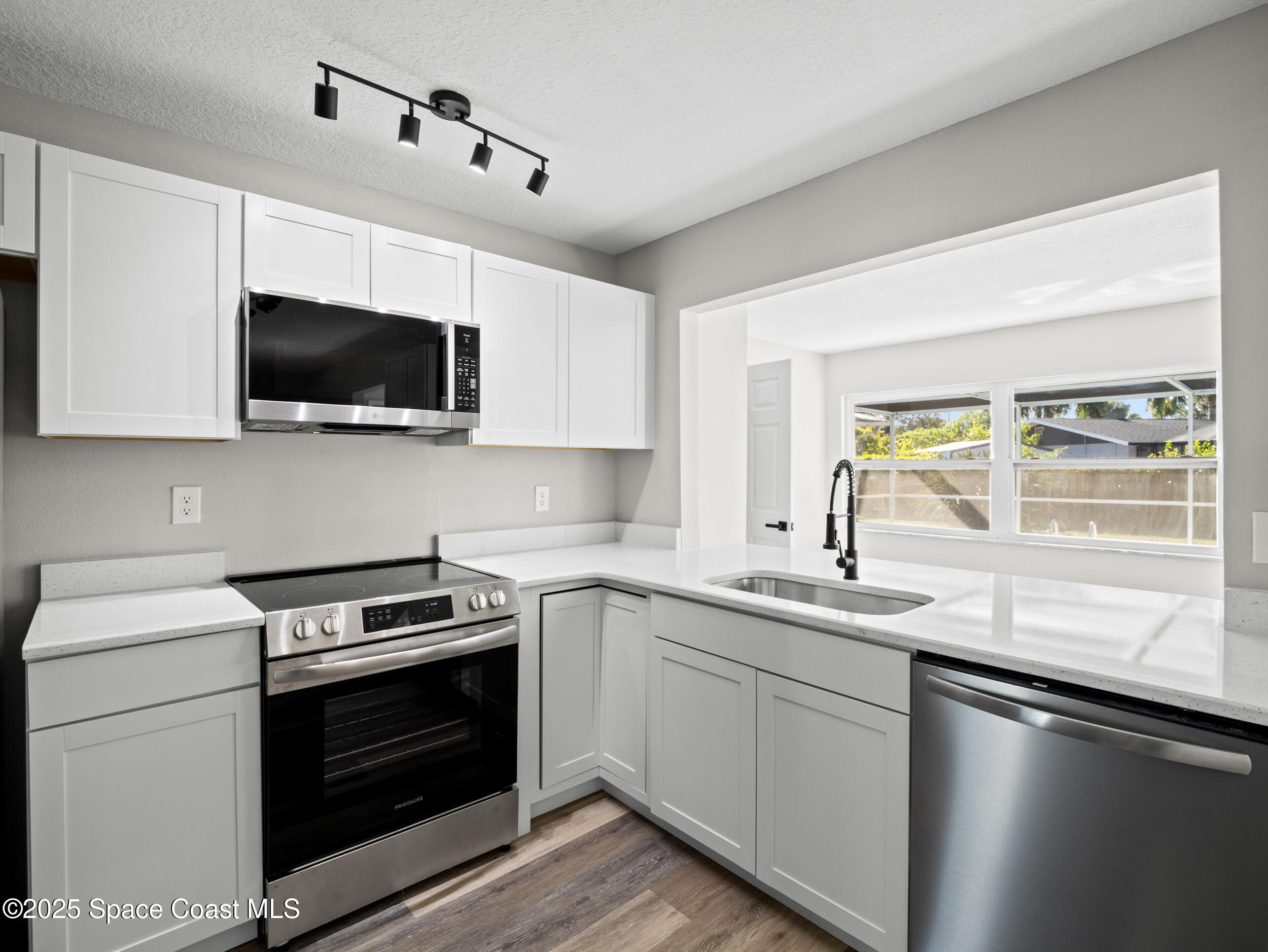 1348 Cromey Road Northeast Palm Bay, FL 32905 - Photo 26 of 47 p1011403