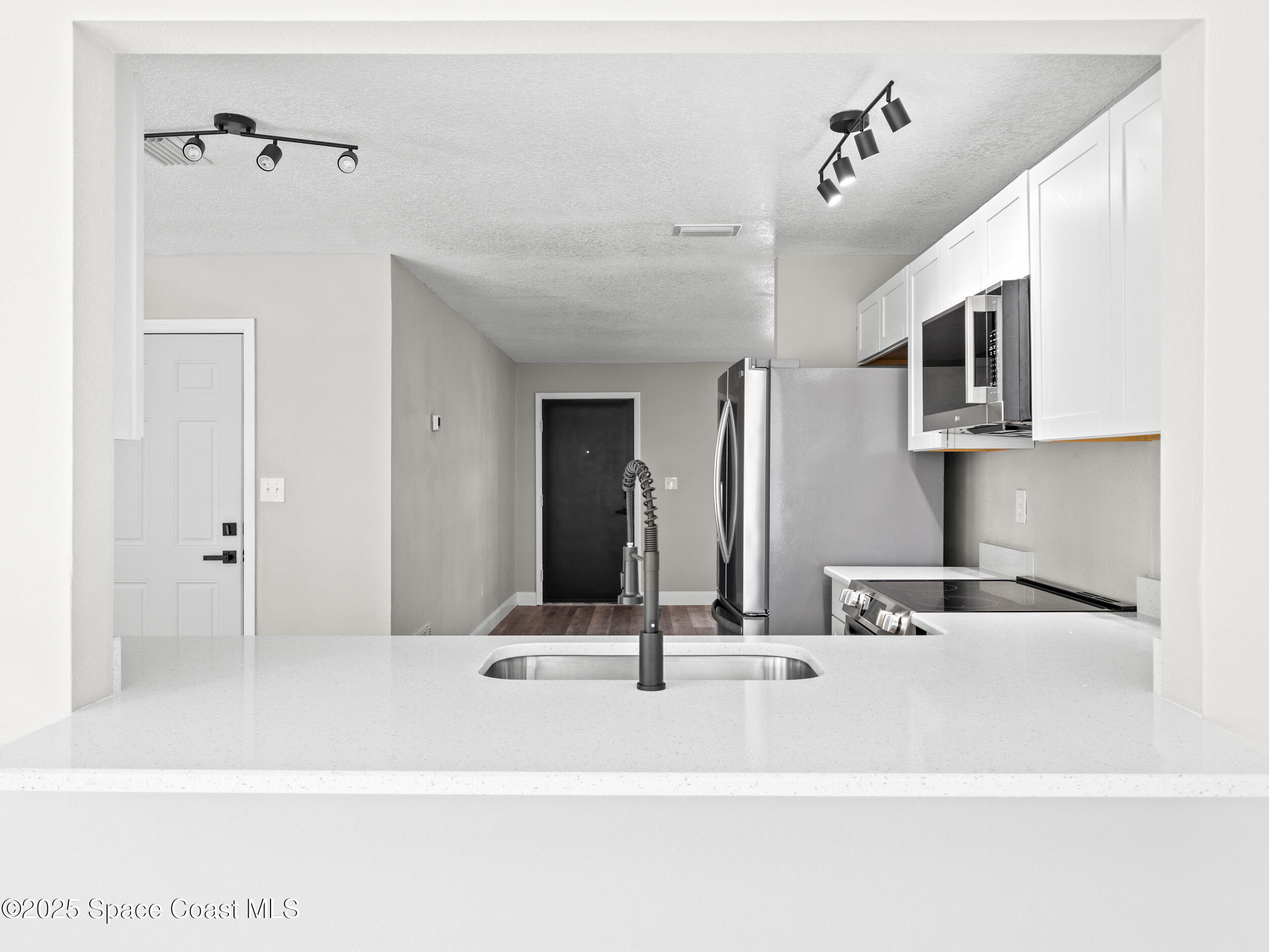 1348 Cromey Road Northeast Palm Bay, FL 32905 - Photo 35 of 47 p1011463