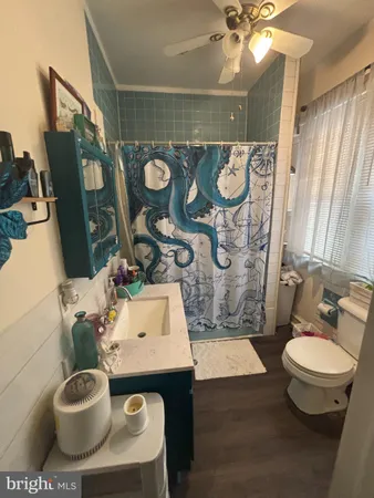 $360,000 | 22 East Thompson Avenue, Gloucester City, NJ 08030
