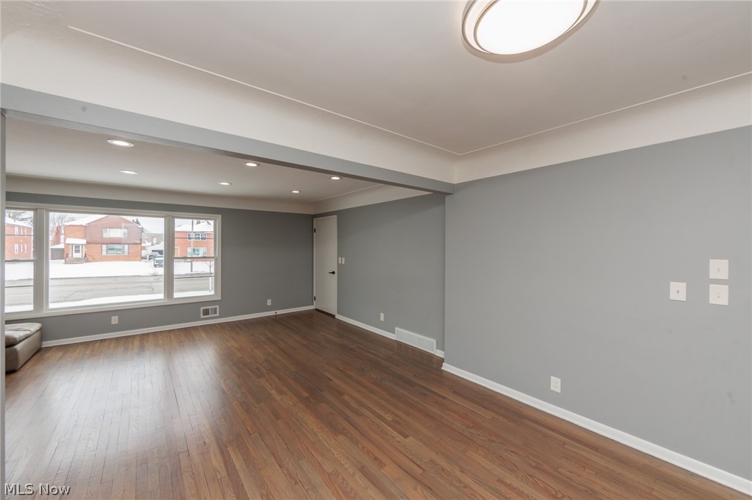 2539 Warrensville Center Road, Unit DOWN Cleveland, OH 44118 - Photo 9 of 43