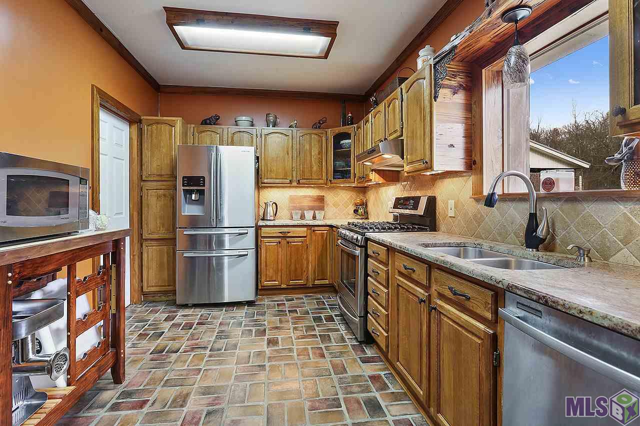 8880 Remington Road Denham Springs, LA 70706 - Photo 3 of 16