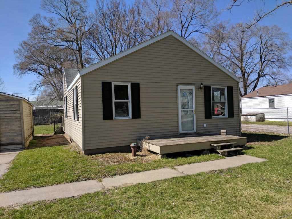 4103 15th Street Moline, IL 61265 - Photo 1 of 9 Gallery Image 1