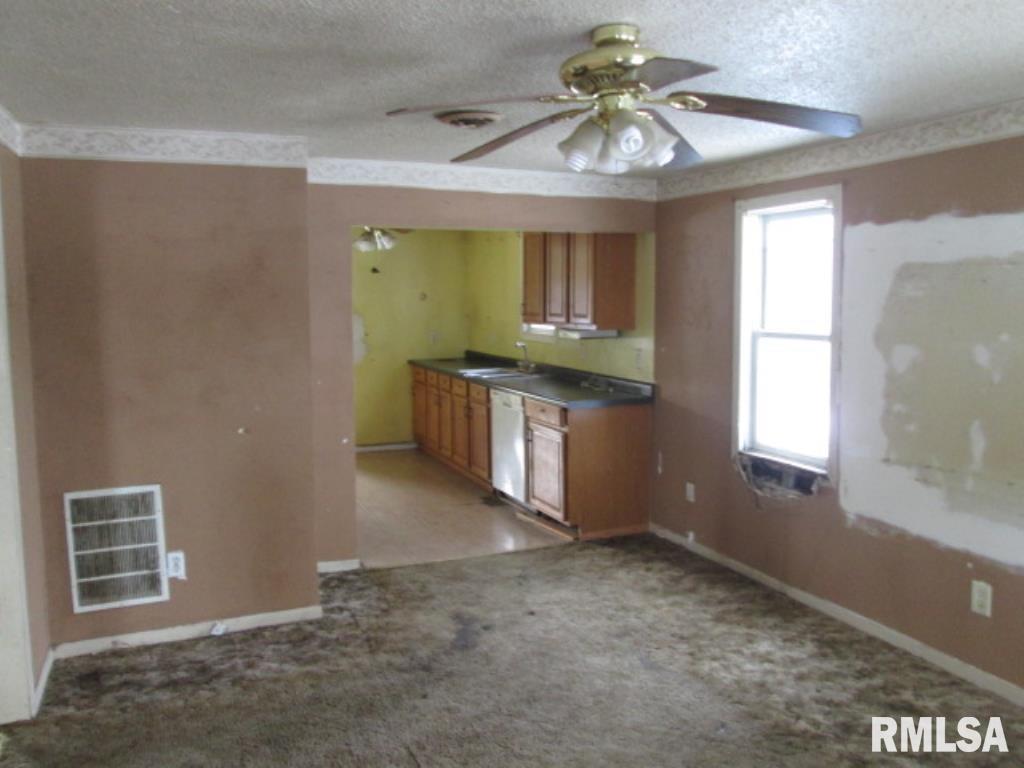 4103 15th Street Moline, IL 61265 - Photo 2 of 9 Gallery Image 2