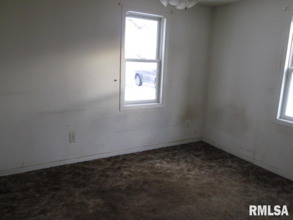 4103 15th Street Moline, IL 61265 - Photo 4 of 9 Gallery Image 4