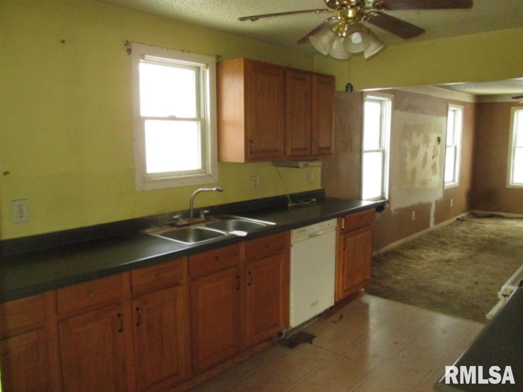 4103 15th Street Moline, IL 61265 - Photo 7 of 9 Gallery Image 7