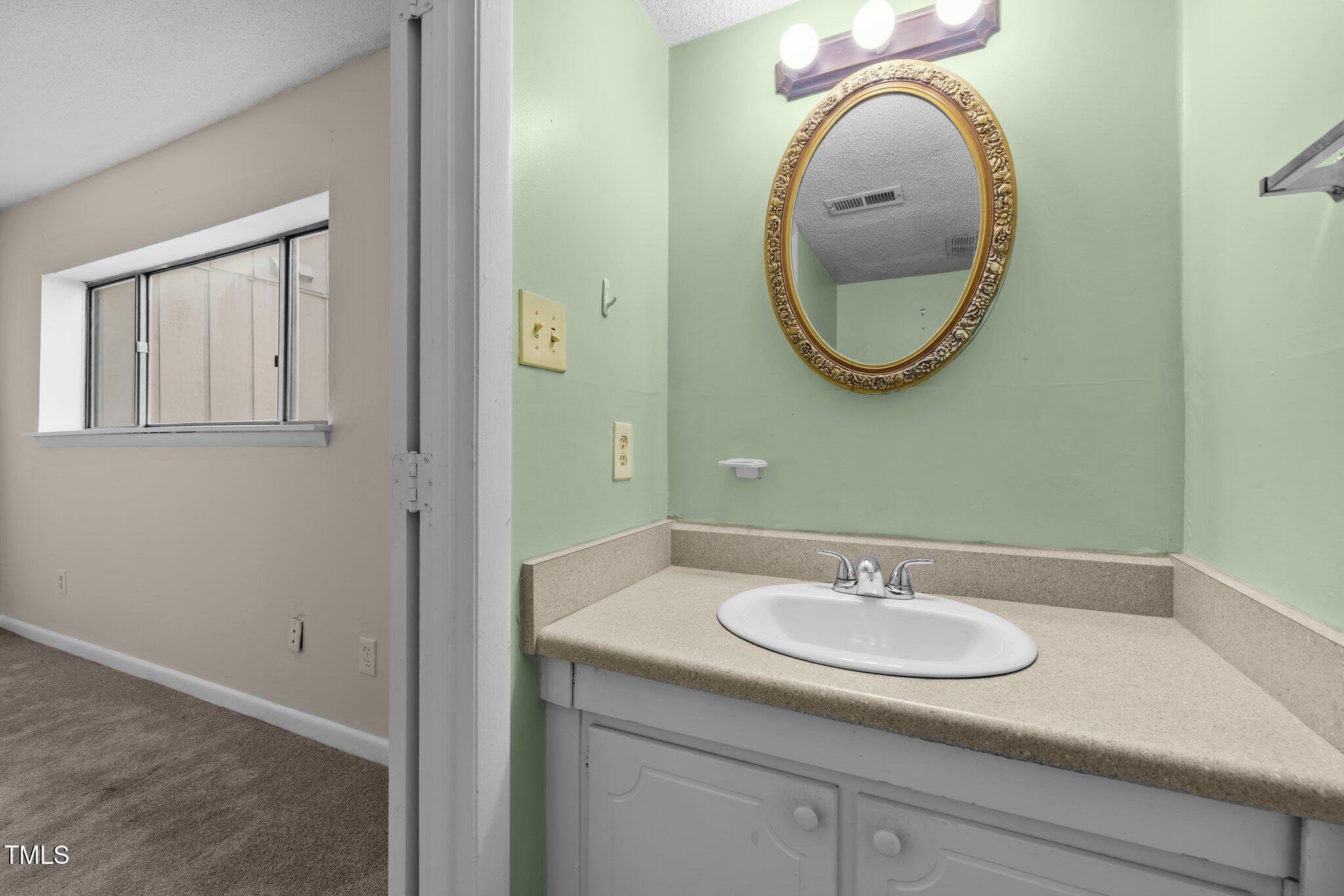 667 Pine Ridge Place Raleigh, NC 27609 - Photo 22 of 44 23-web-or-mls-5Z8A0054