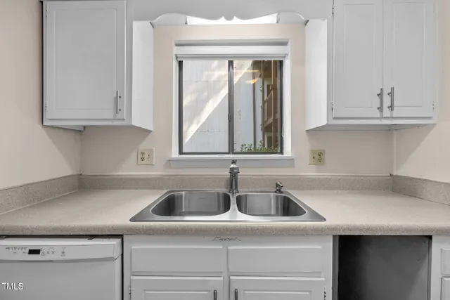 $159,900 | 667 Pine Ridge Place, Raleigh, NC 27609