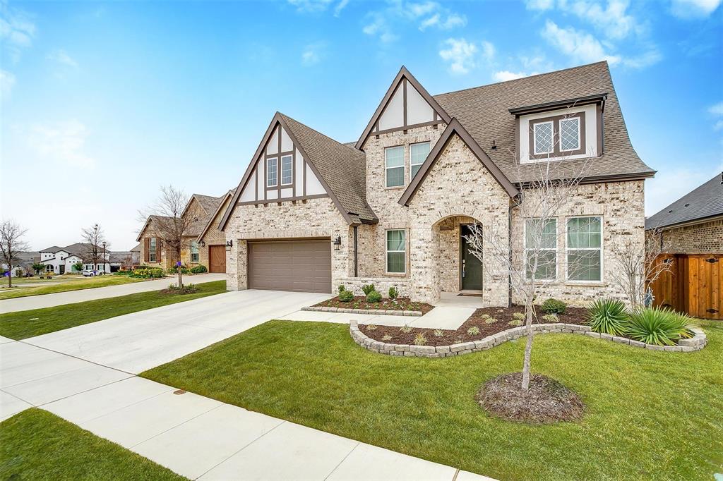 1853 Roundtree Cir East  