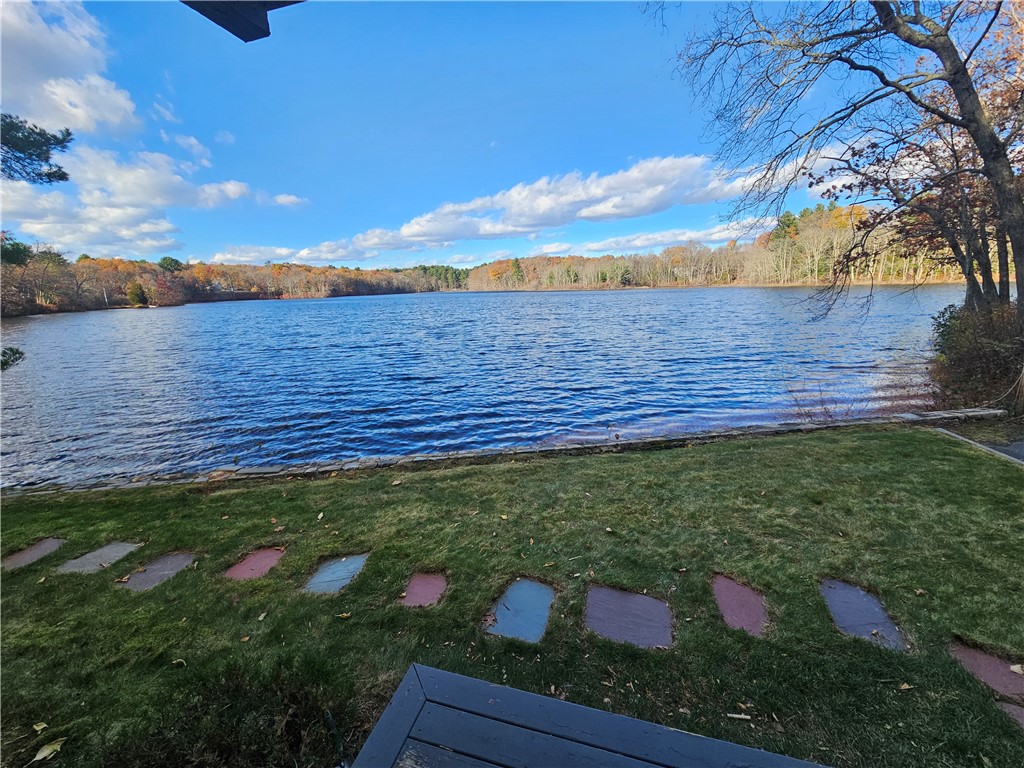 14 Mowry Drive Smithfield, RI 02917 - Photo 2 of 29