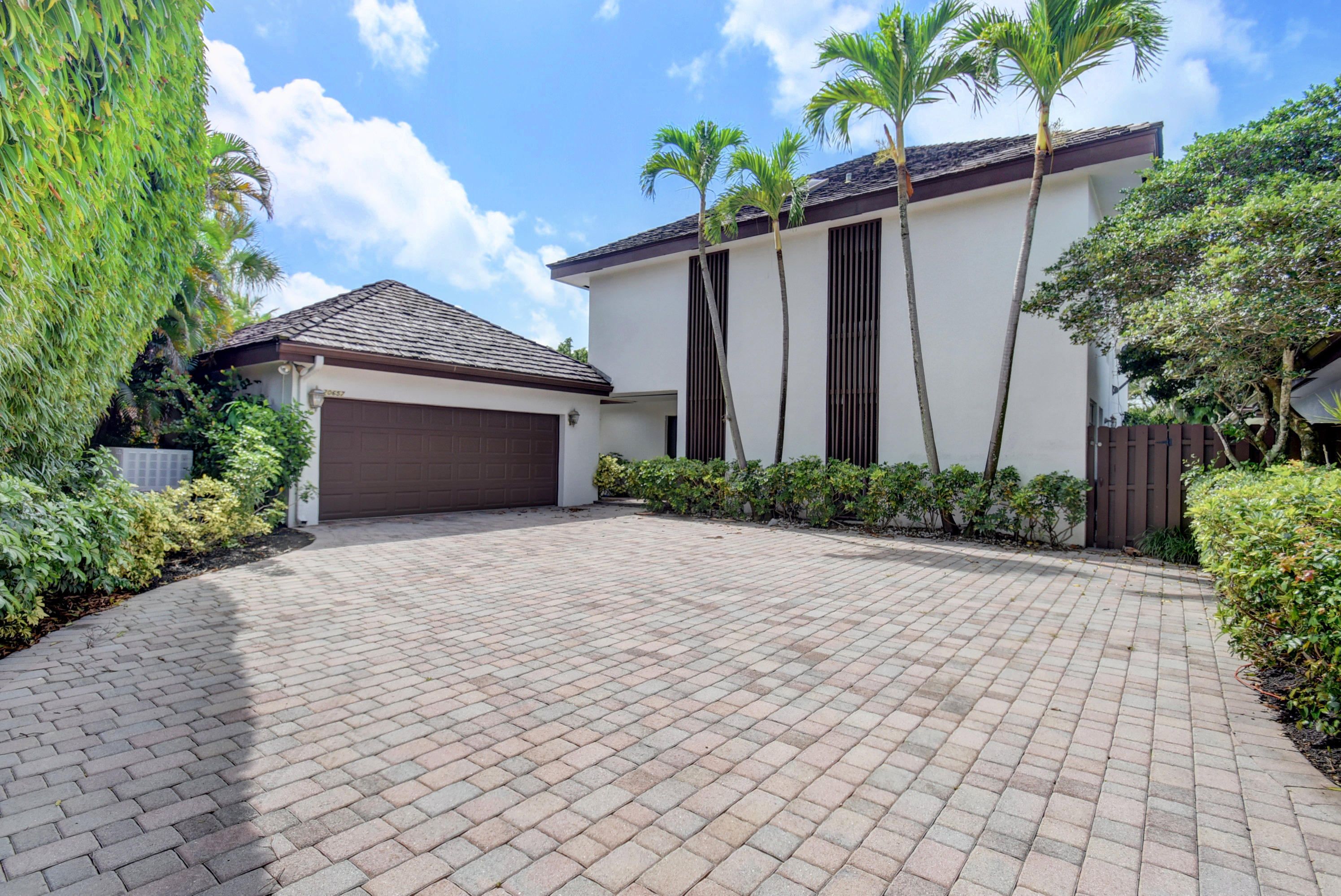 20657 Linksview Circle Boca Raton, FL 33434 - Photo 1 of 74 Exterior Front