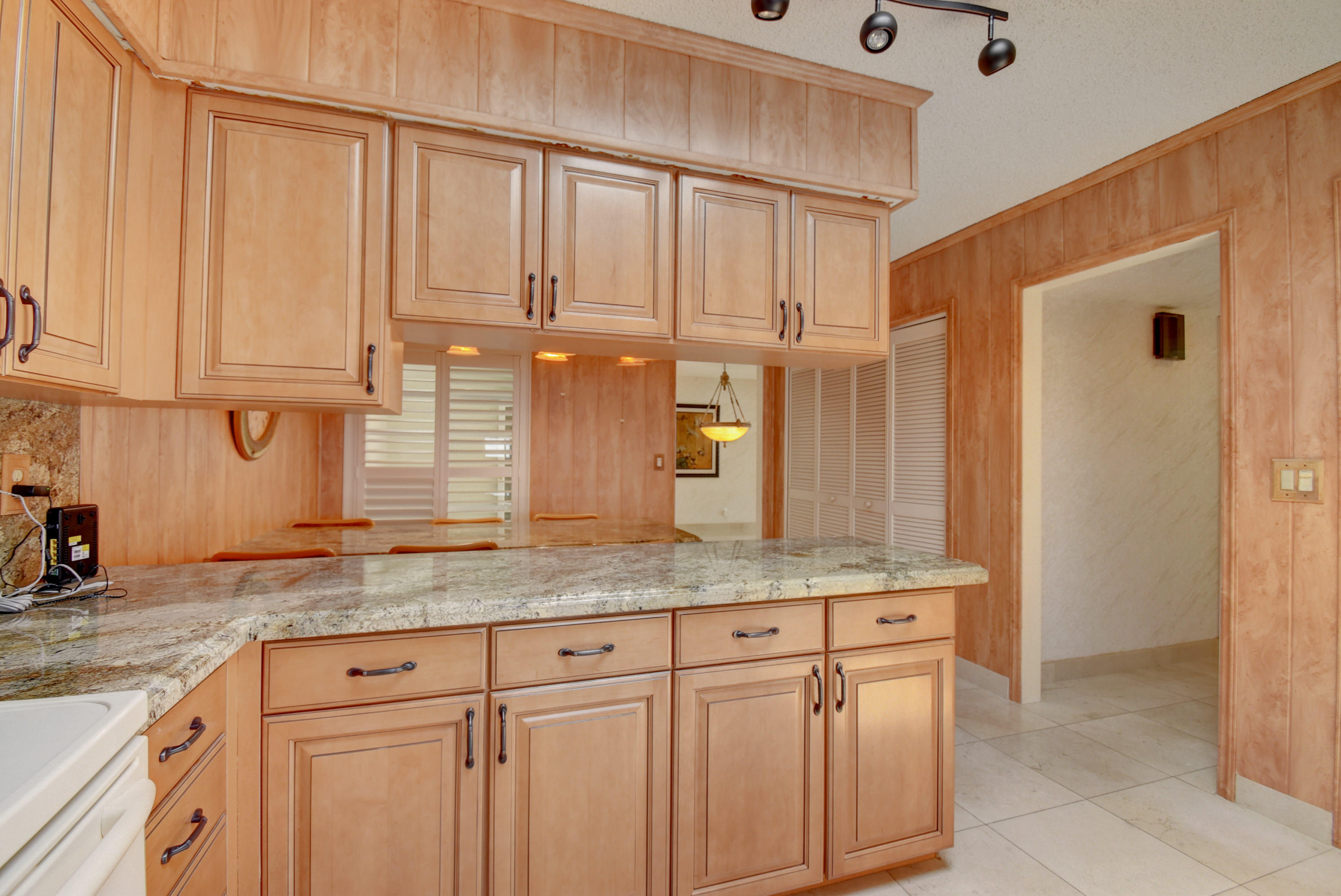 20657 Linksview Circle Boca Raton, FL 33434 - Photo 18 of 74 Kitchen