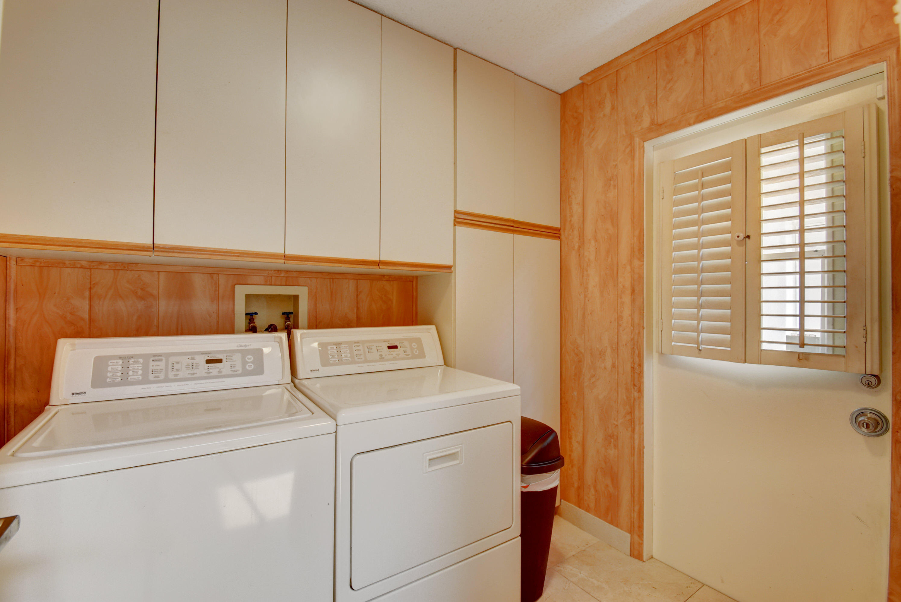 20657 Linksview Circle Boca Raton, FL 33434 - Photo 19 of 74 Laundry Room