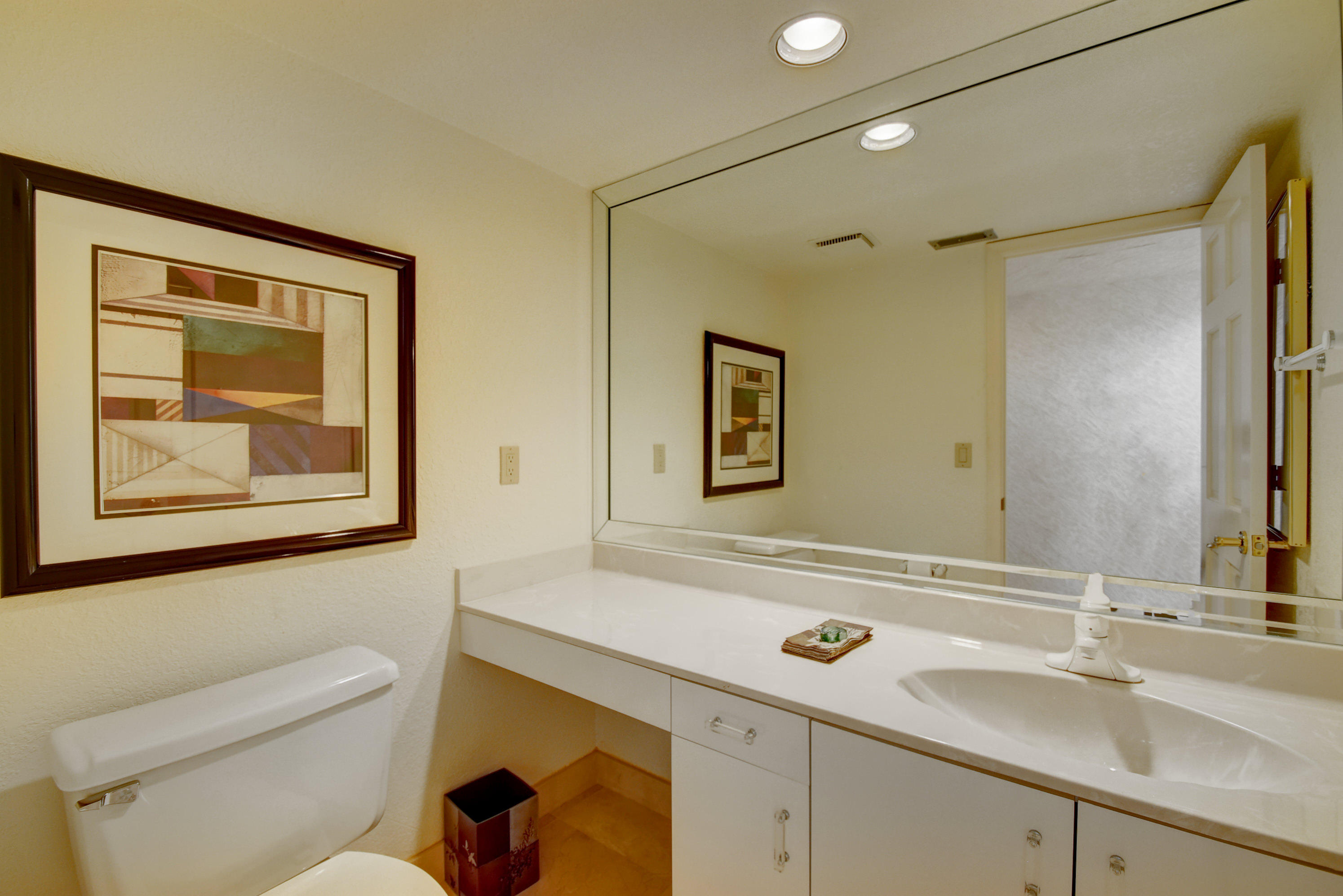 20657 Linksview Circle Boca Raton, FL 33434 - Photo 20 of 74 Guest Bath