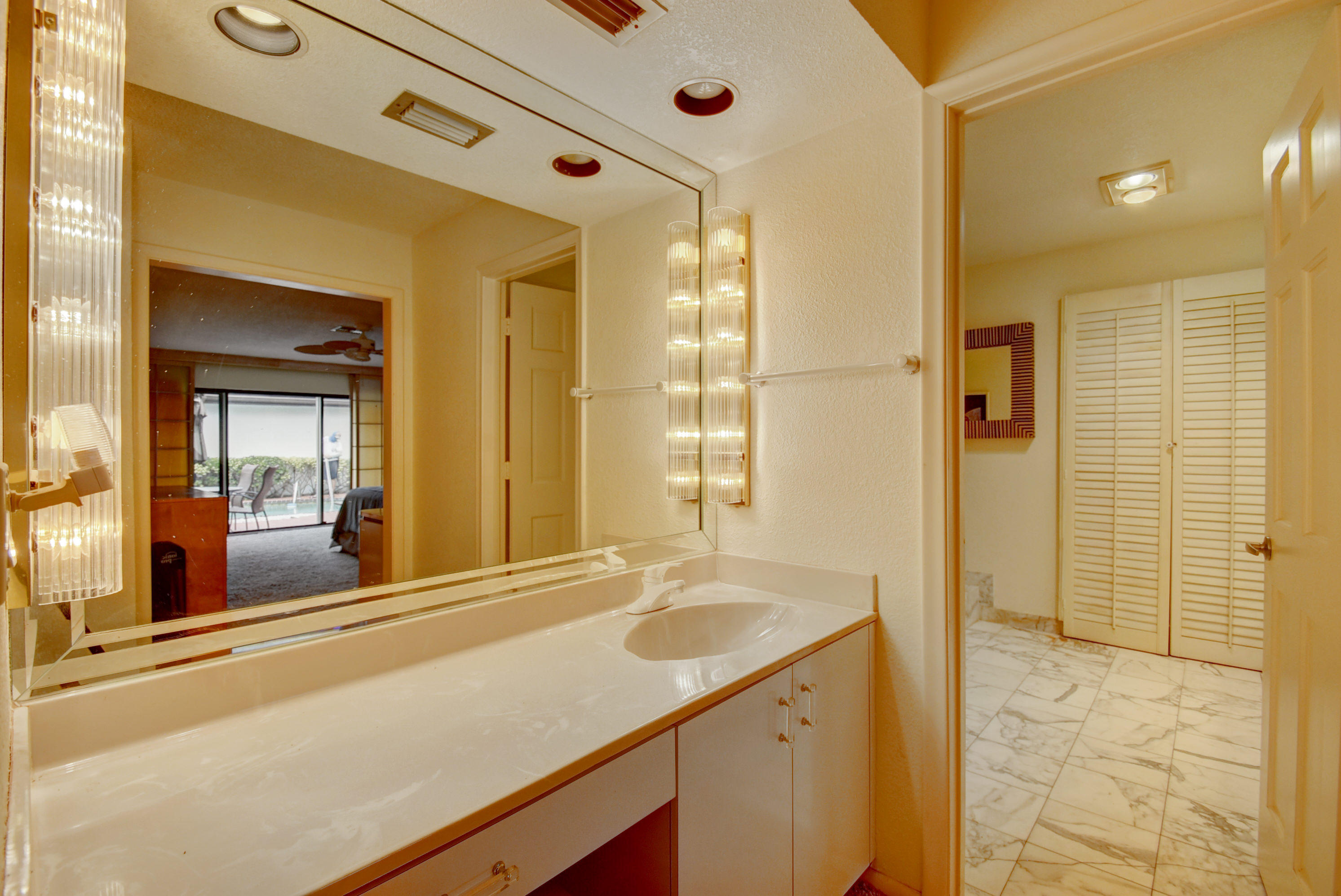 20657 Linksview Circle Boca Raton, FL 33434 - Photo 23 of 74 Master Bath