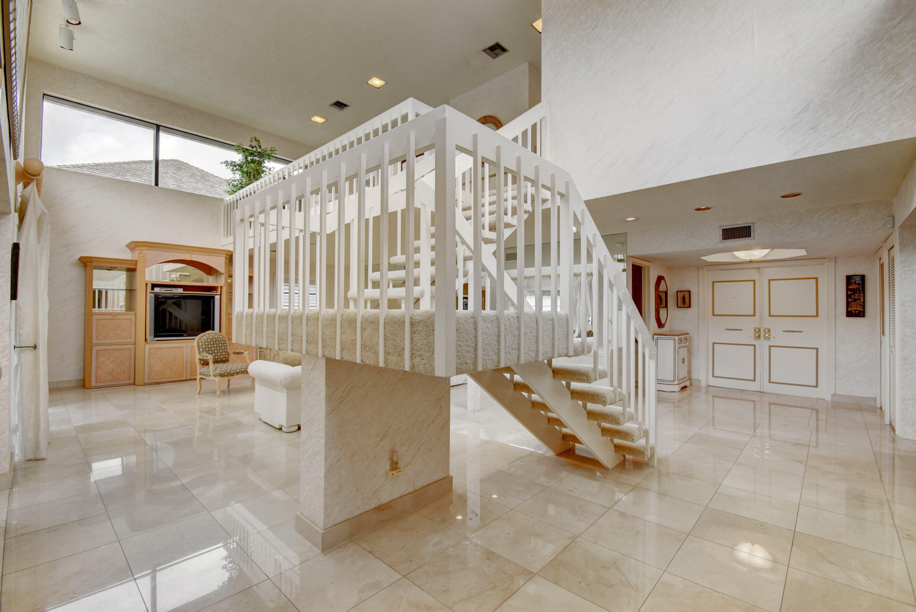 20657 Linksview Circle Boca Raton, FL 33434 - Photo 5 of 74 Stairs To Loft